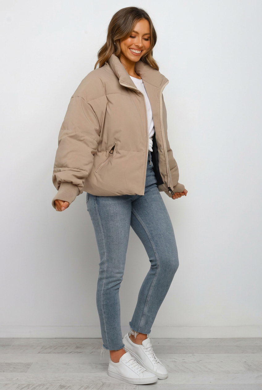 Jacke Damen beige mit lockerer Passform und Stehkragen - 3 - Atelier-Zofia