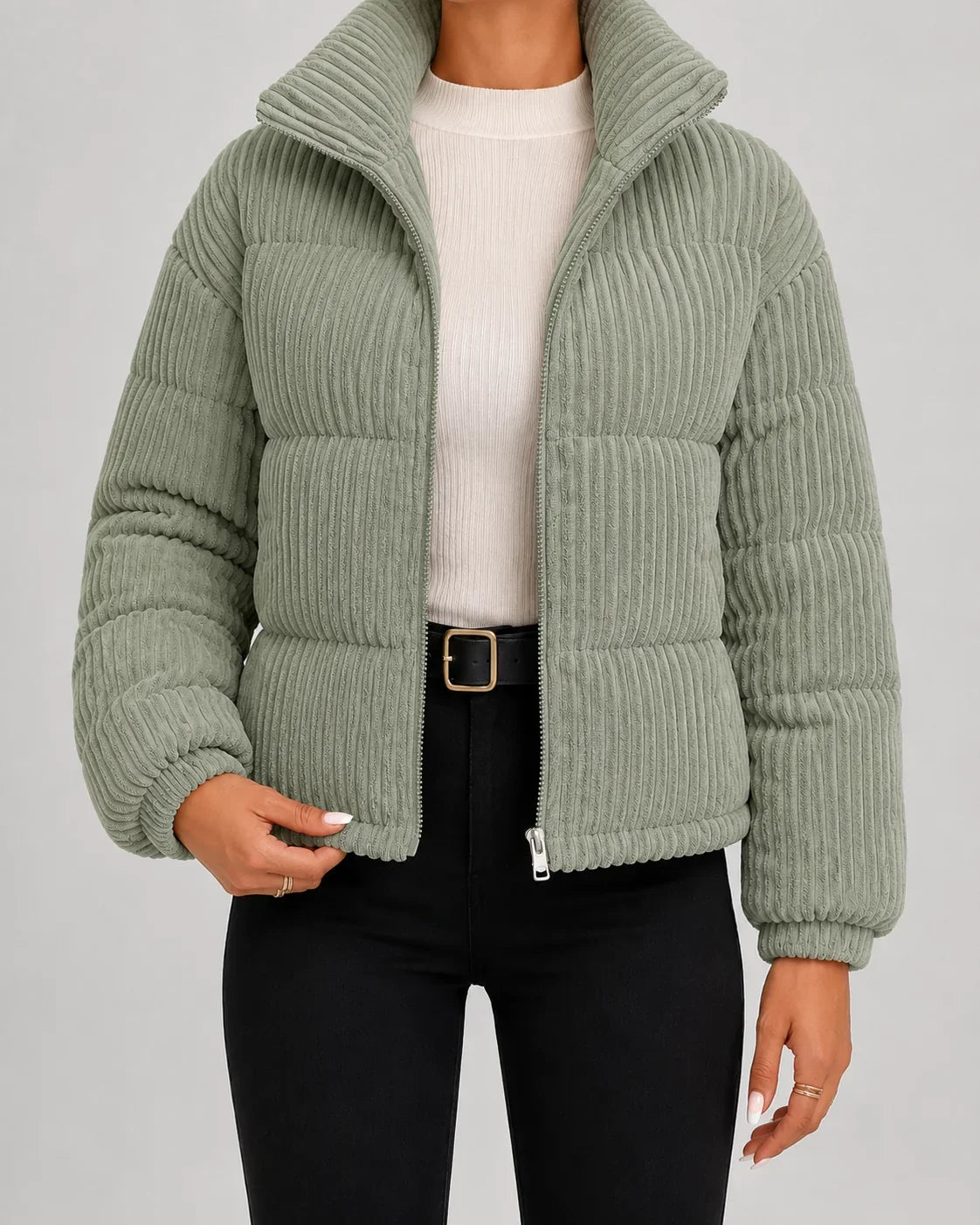 Damenjacke beige tailliert mit hohem Kragen und Reißverschluss - 2 - Atelier-Zofia