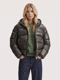 Damen Hoodie-Jacke mit gepolsterter Passform - J&B - 1 - Atelier-Zofia