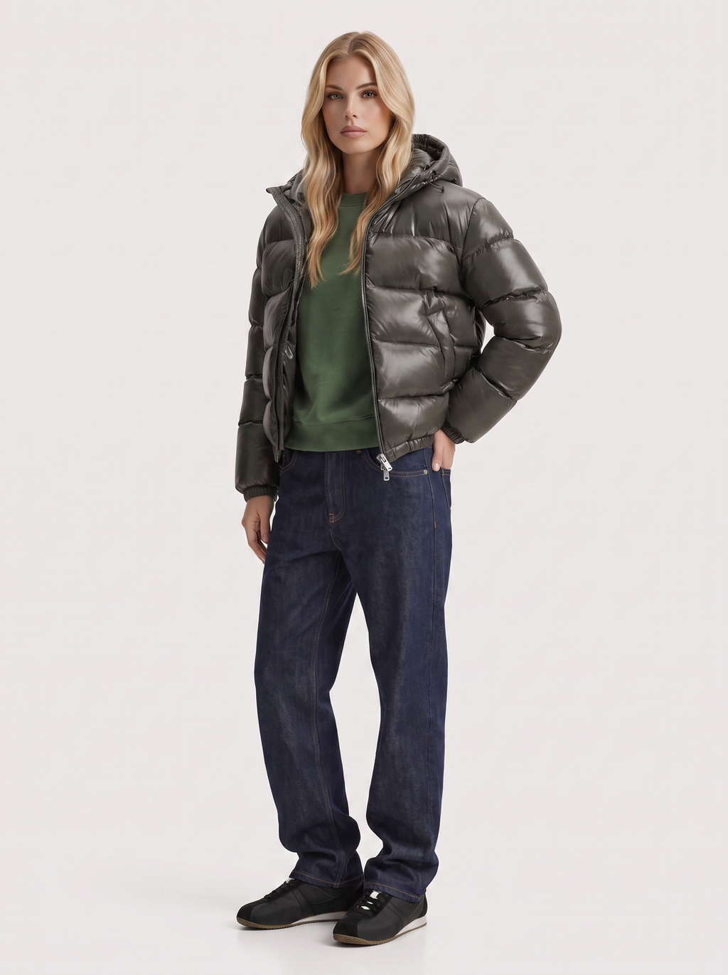Damen Hoodie-Jacke mit gepolsterter Passform - J&B - 3 - Atelier-Zofia