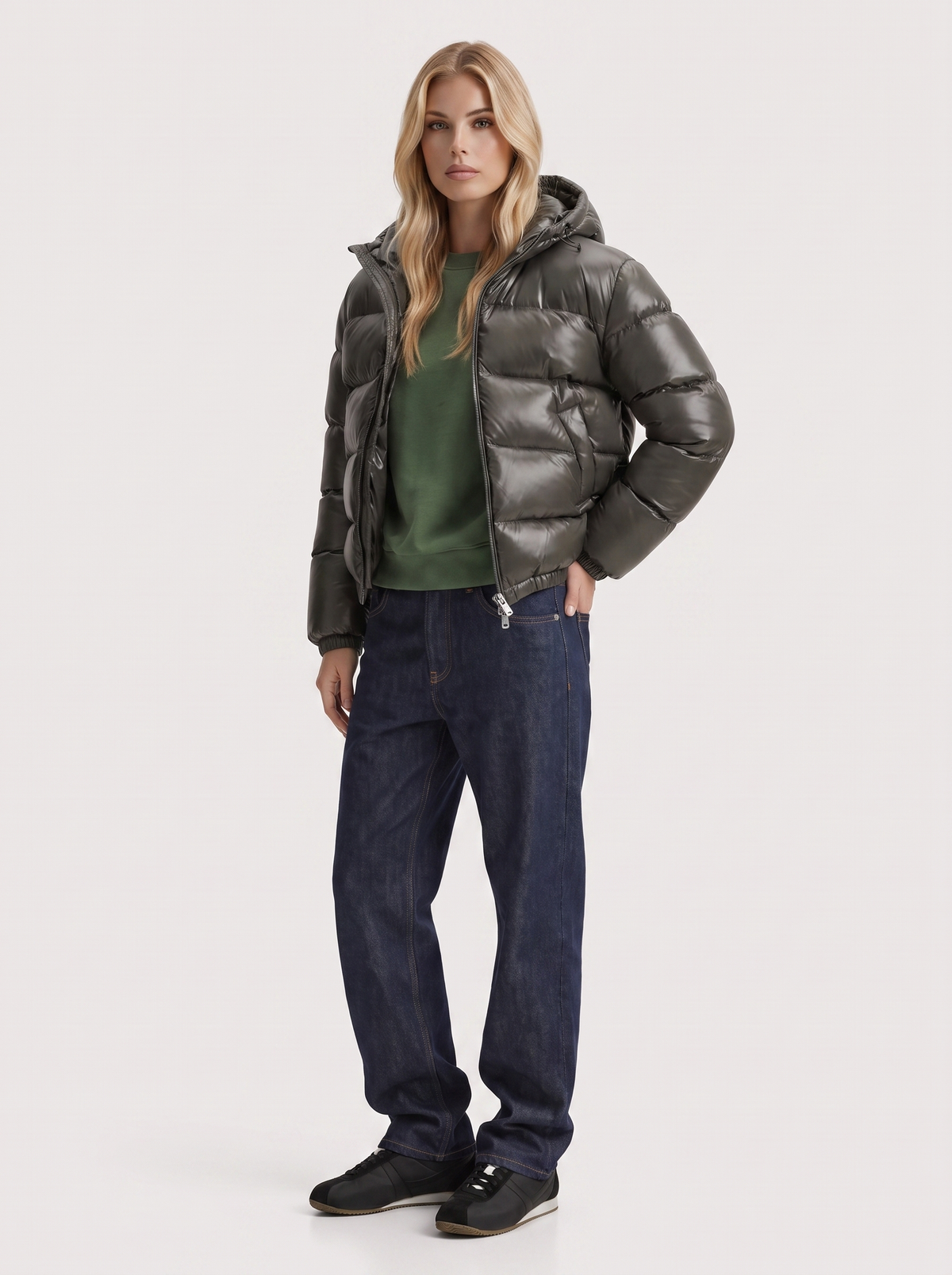 Damen Hoodie-Jacke mit gepolsterter Passform - J&B - 3 - Atelier-Zofia