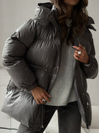Damenjacke schwarz tailliert mit Kapuze und verstellbarem Taillenband - 11 - Atelier-Zofia