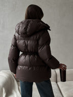 Damenjacke schwarz tailliert mit Kapuze und verstellbarem Taillenband - 14 - Atelier-Zofia