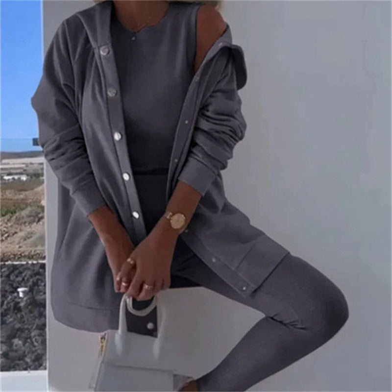Outfit Damen lila figurbetont mit Kapuzenjacke und Leggings - 6 - Atelier-Zofia