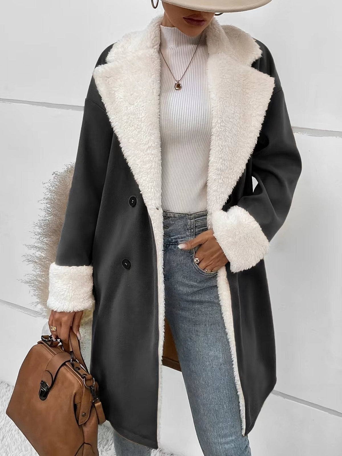 Mantel Damen beige mit doppelter Knopfreihe und weichem Kragen - 2 - Atelier-Zofia
