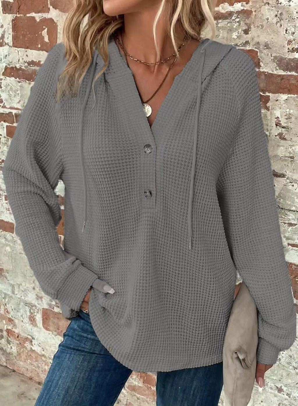 Pullover Damen beige mit Kapuze und Knopfleiste - 2 - Atelier-Zofia