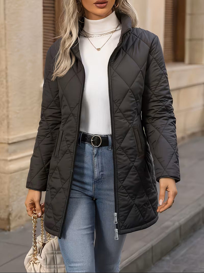Steppjacke Damen beige tailliert mit Stehkragen - 1 - Atelier-Zofia