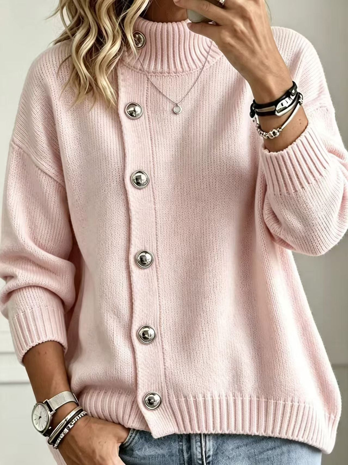 Pullover Damen schwarz mit Knopfdetails und hohem Kragen - 7 - Atelier-Zofia