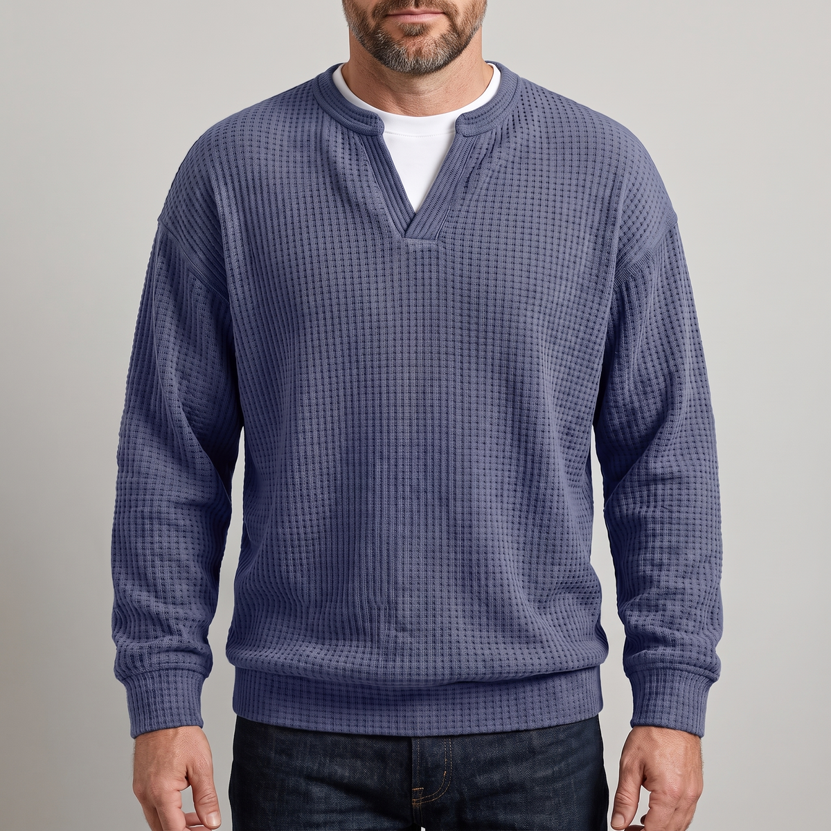 Sweater Herren blau mit V-Ausschnitt und strukturiertem Design - 1 - Atelier-Zofia