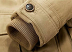 Jacke Herren grün tailliert mit Kapuze und praktischen Taschen - 11 - Atelier-Zofia