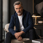 Jacket Herren schwarz tailliert mit Kapuze und langen Ärmeln - 5 - Atelier-Zofia