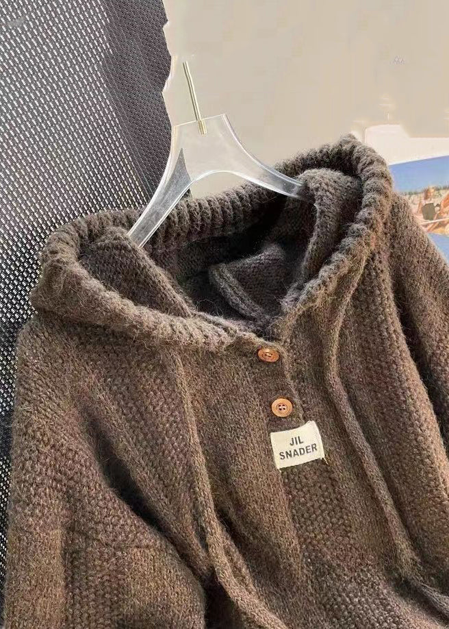 Pullover Damen braun oversize mit Kapuze und Knopfverschluss - 3 - Atelier-Zofia
