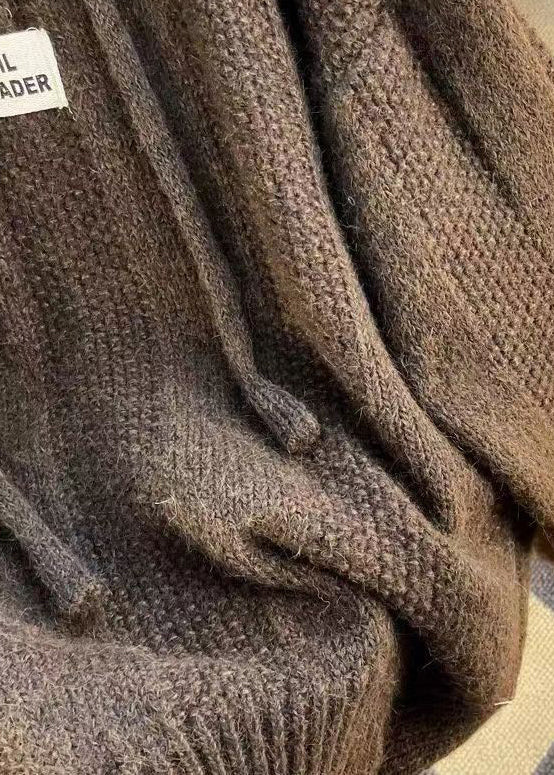 Pullover Damen braun oversize mit Kapuze und Knopfverschluss - 4 - Atelier-Zofia