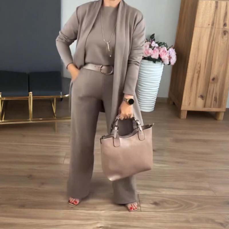 Outfit Damen beige tailliert mit Cardigan und weitem Schnitt - 3 - Atelier-Zofia
