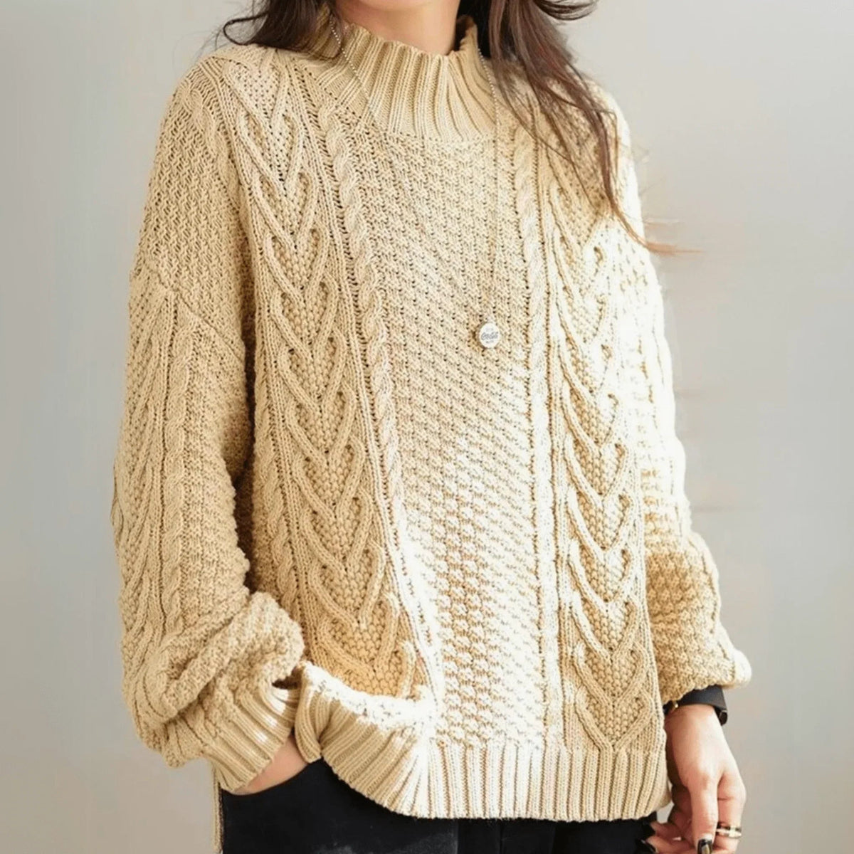 Pullover Damen schwarz lässiger Schnitt mit Stehkragen - 2 - Atelier-Zofia