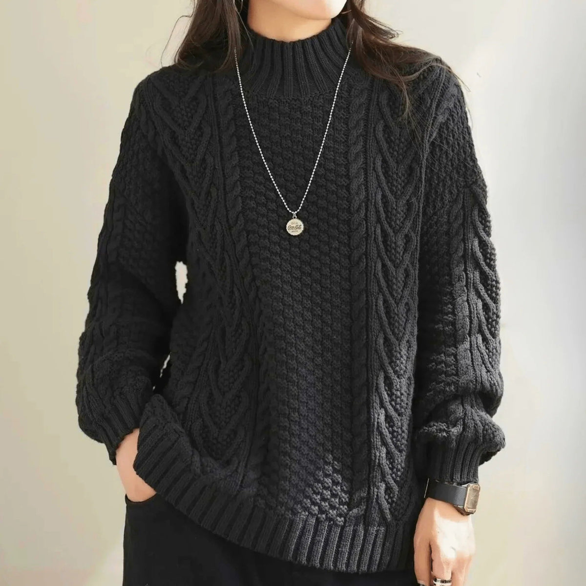 Pullover Damen schwarz lässiger Schnitt mit Stehkragen - 8 - Atelier-Zofia