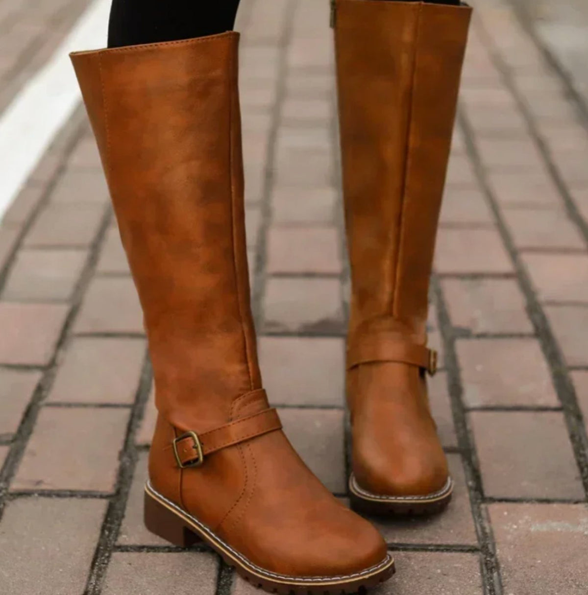 Stiefel Damen braun mit verstellbaren Schnallen und Blockabsatz - 1 - Atelier-Zofia