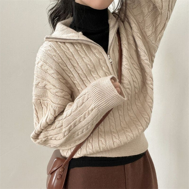 Pullover Damen beige mit Reißverschluss und Strukturmuster - 1 - Atelier-Zofia