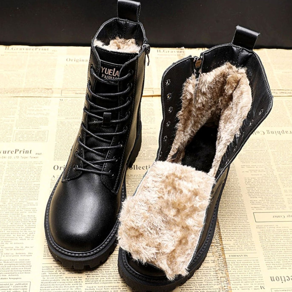Damen Boots schwarz mit kuscheligem Innenfutter und Reißverschluss - 1 - Atelier-Zofia