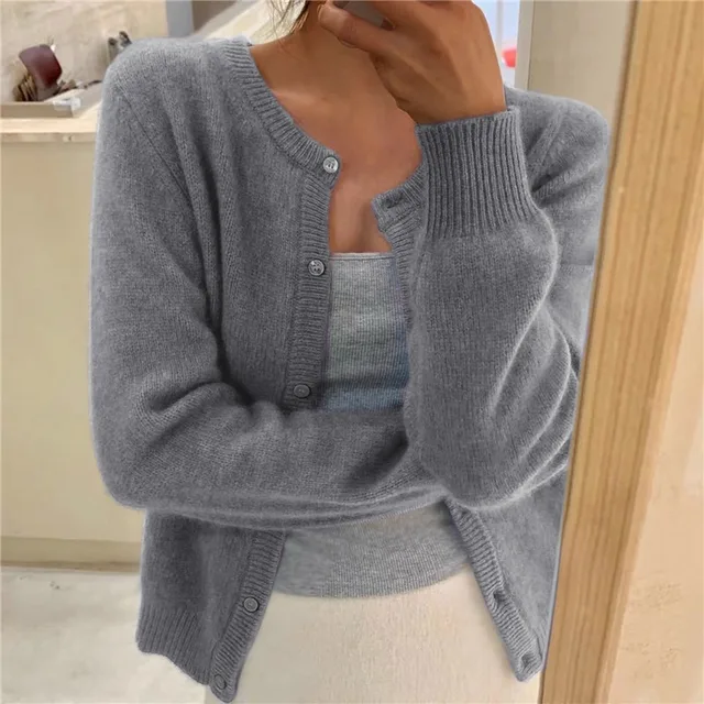 Cardigan Damen grau tailliert mit Knopfleiste - 1 - Atelier-Zofia