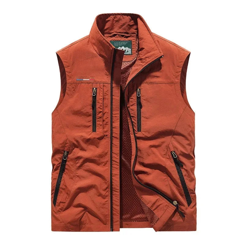 Weste Herren schwarz tailliert mit praktischen Taschen - 1 - Atelier-Zofia