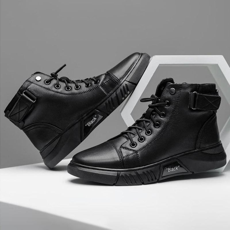 Boots Damen schwarz hoch mit Schnürung und seitlichem Riemen - 1 - Atelier-Zofia