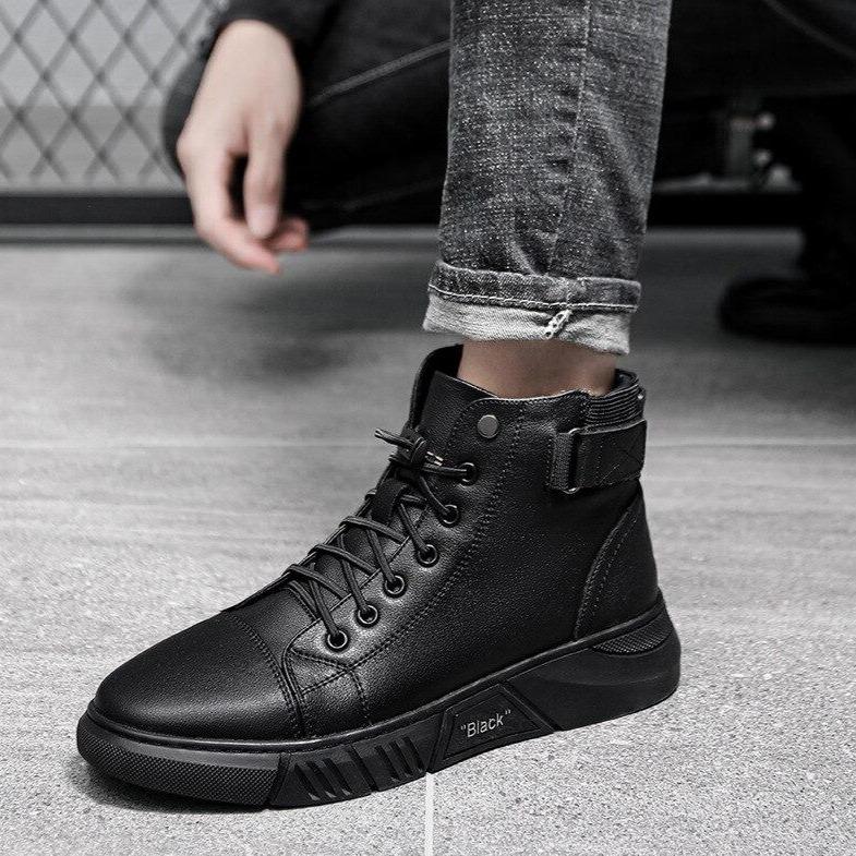 Boots Damen schwarz hoch mit Schnürung und seitlichem Riemen - 12 - Atelier-Zofia