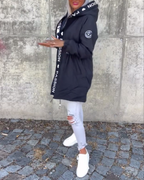 Damen Jacke schwarz tailliert mit Kapuze und Kordelzug - 6 - Atelier-Zofia