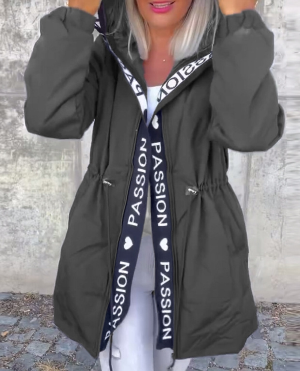 Damen Jacke schwarz tailliert mit Kapuze und Kordelzug - 8 - Atelier-Zofia
