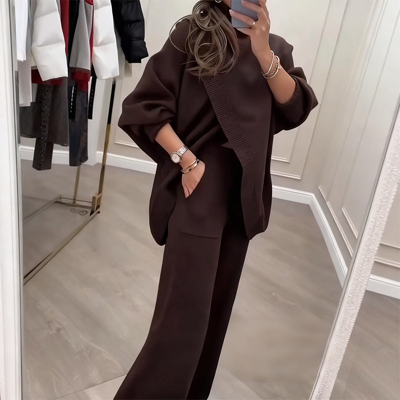 Outfit Damen beige weit geschnitten mit asymmetrischem Pullover - 3 - Atelier-Zofia