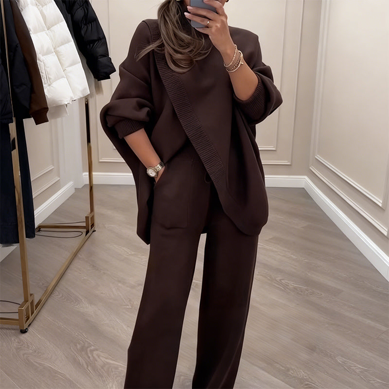 Outfit Damen beige weit geschnitten mit asymmetrischem Pullover - 6 - Atelier-Zofia