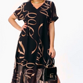 Maxikleid Damen schwarz mit V-Ausschnitt und kurzen Ärmeln - 1 - Atelier-Zofia
