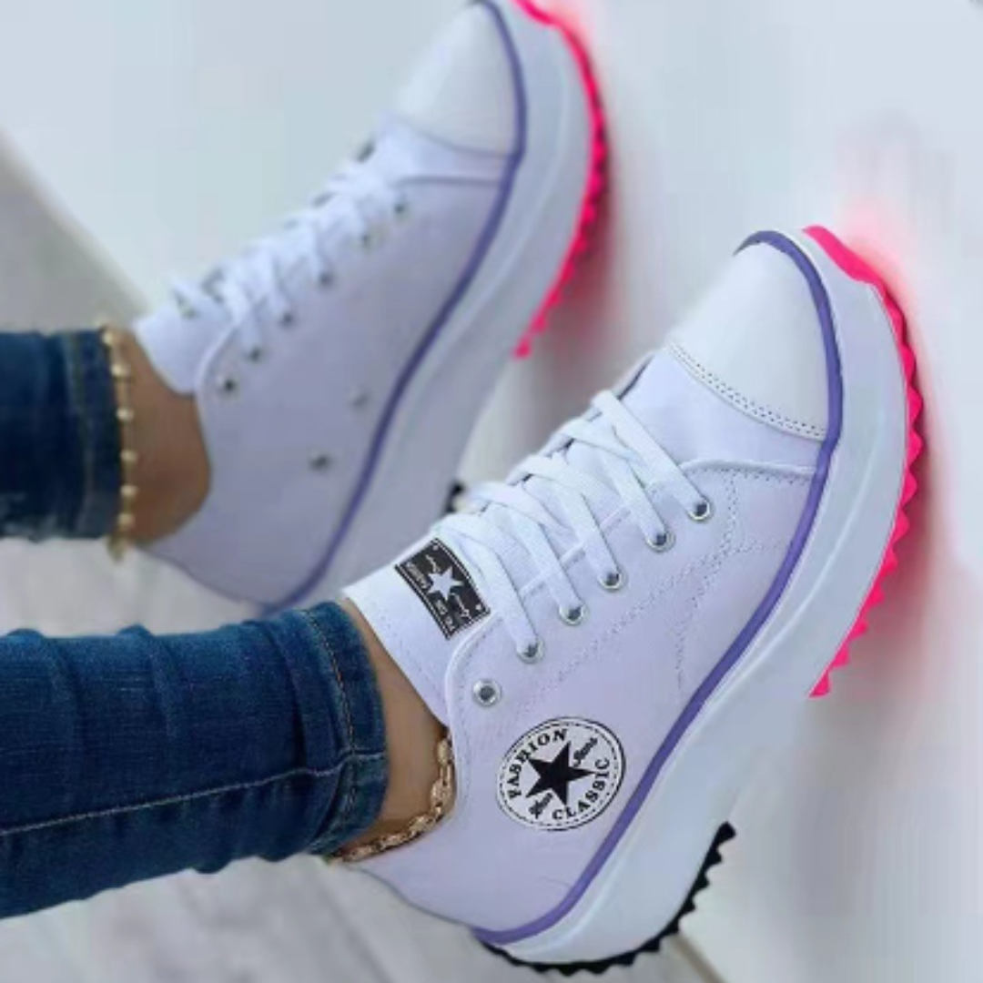 Sneakers Damen weiß mit markanter Sohle und LED-Licht - 2 - Atelier-Zofia