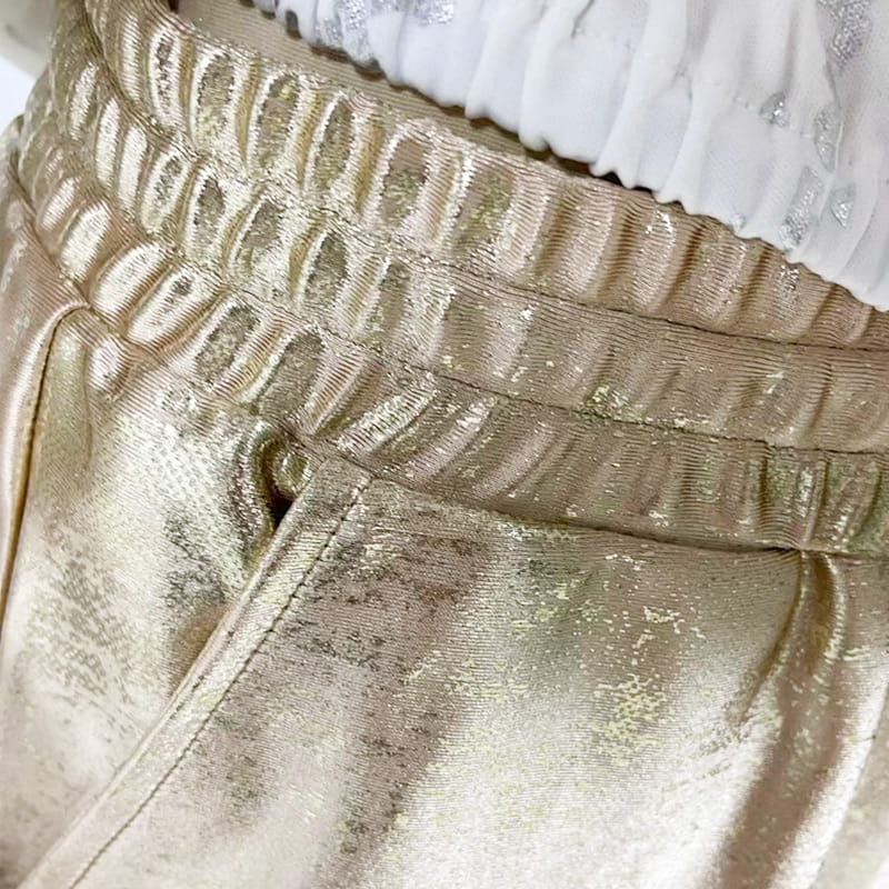 Outfit Damen schwarz mit V-Ausschnitt und Glitzer-Details - 5 - Atelier-Zofia