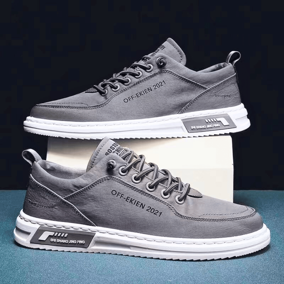 Sneakers Herren schwarz lässig mit Schnürung und kontrastierenden Details - 2 - Atelier-Zofia