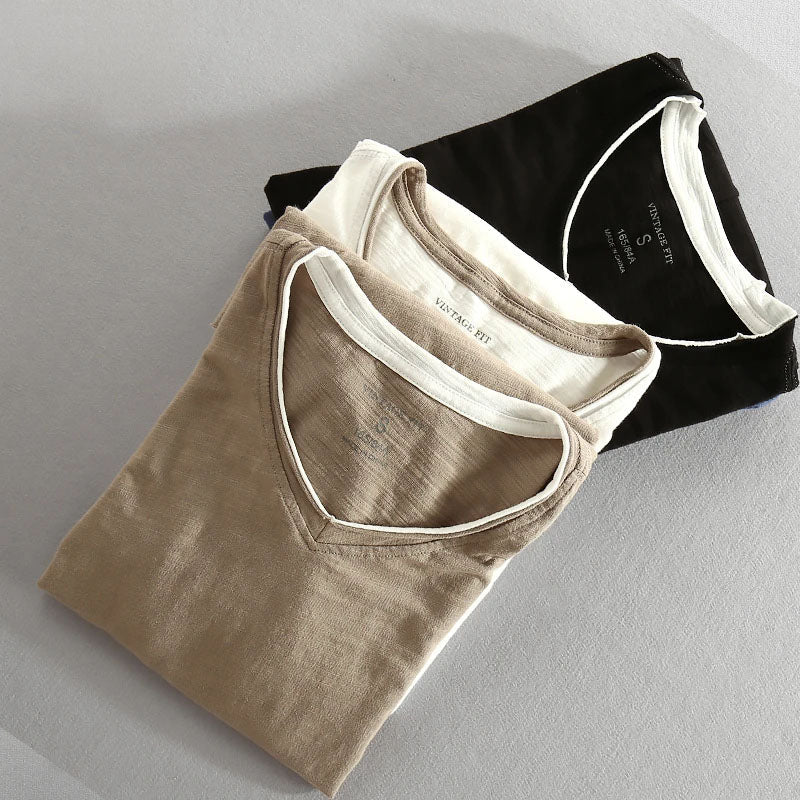 Shirt Herren schwarz tailliert mit V-Ausschnitt und Kontrastdetails - 6 - Atelier-Zofia