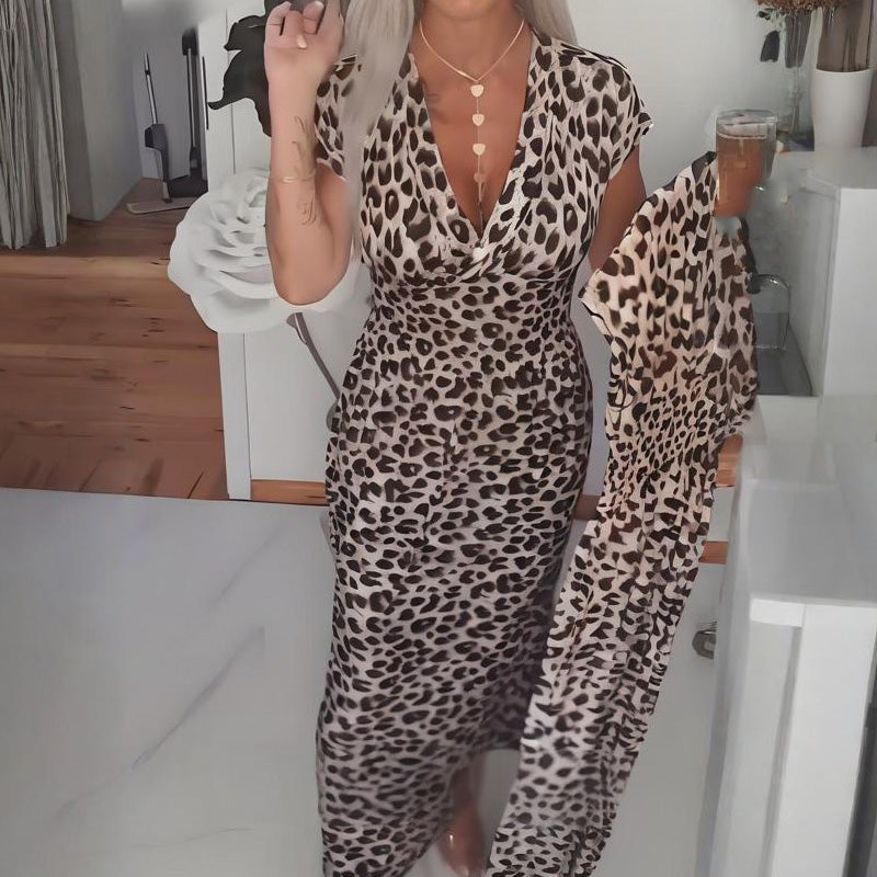 Maxikleid Damen braun figurbetont mit V-Ausschnitt und kurzen Ärmeln - 1 - Atelier-Zofia