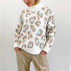 Pullover Damen weiß mit Leopardenmuster und hohem Kragen - 2 - Atelier-Zofia
