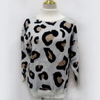Pullover Damen weiß mit Leopardenmuster und hohem Kragen - 6 - Atelier-Zofia