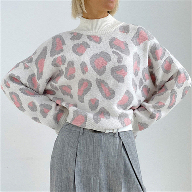 Pullover Damen weiß mit Leopardenmuster und hohem Kragen - 7 - Atelier-Zofia