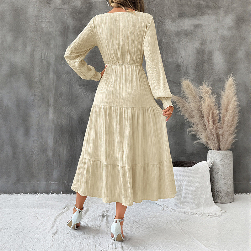 Maxikleid Damen beige tailliert mit V-Ausschnitt und langen Ärmeln - 4 - Atelier-Zofia