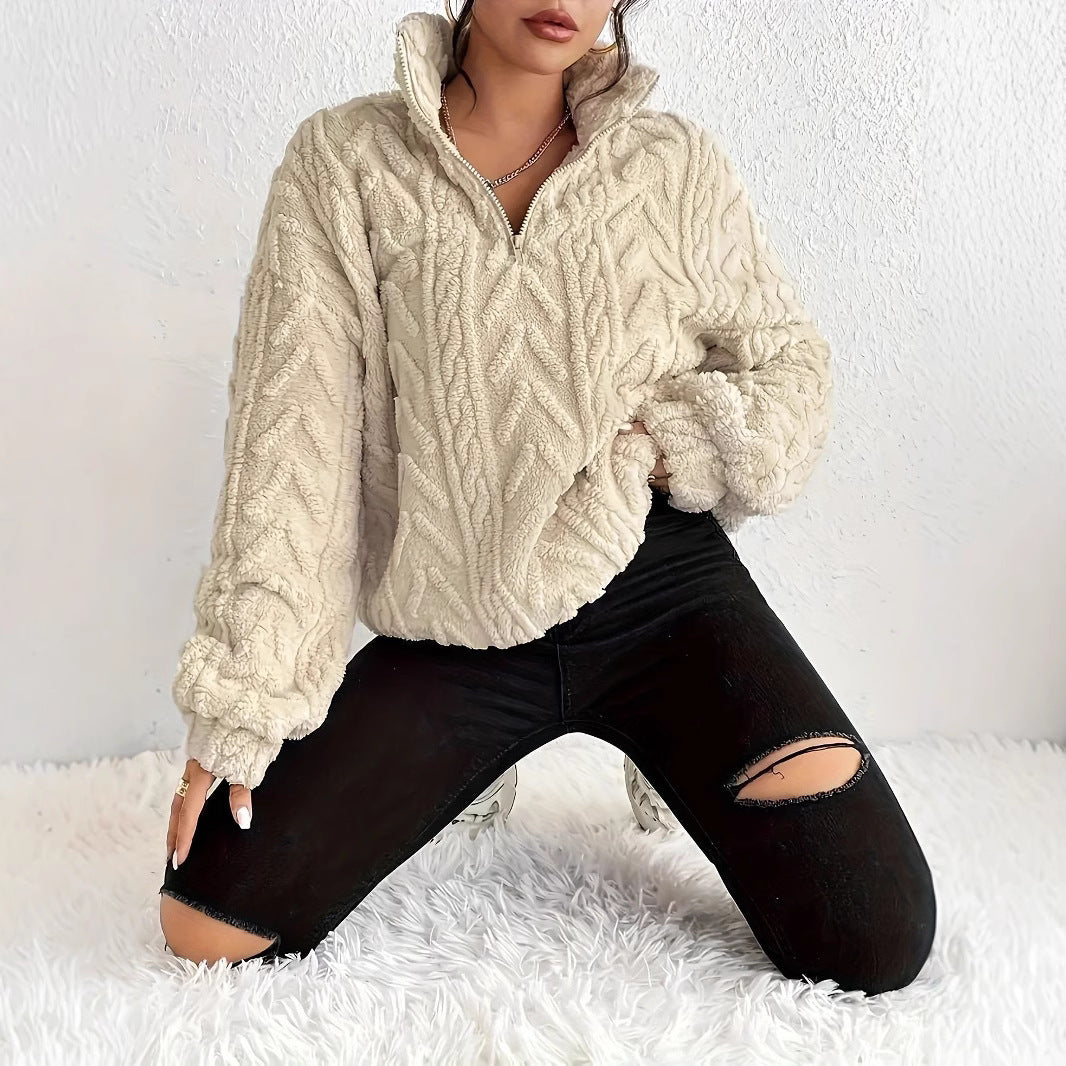 Pullover Damen beige mit hohem Kragen und Zopfstruktur - 3 - Atelier-Zofia