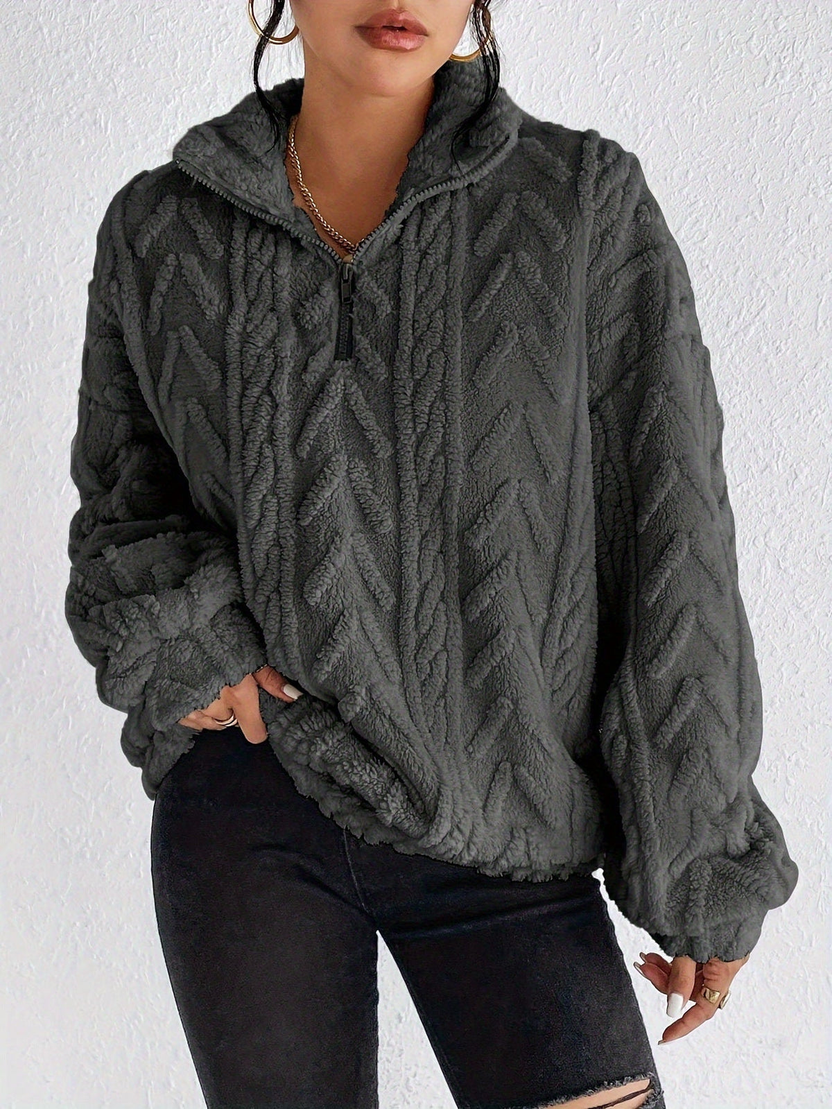 Pullover Damen beige mit hohem Kragen und Zopfstruktur - 10 - Atelier-Zofia