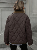 Damenjacke braun tailliert mit Steppdesign und praktischen Taschen - 2 - Atelier-Zofia