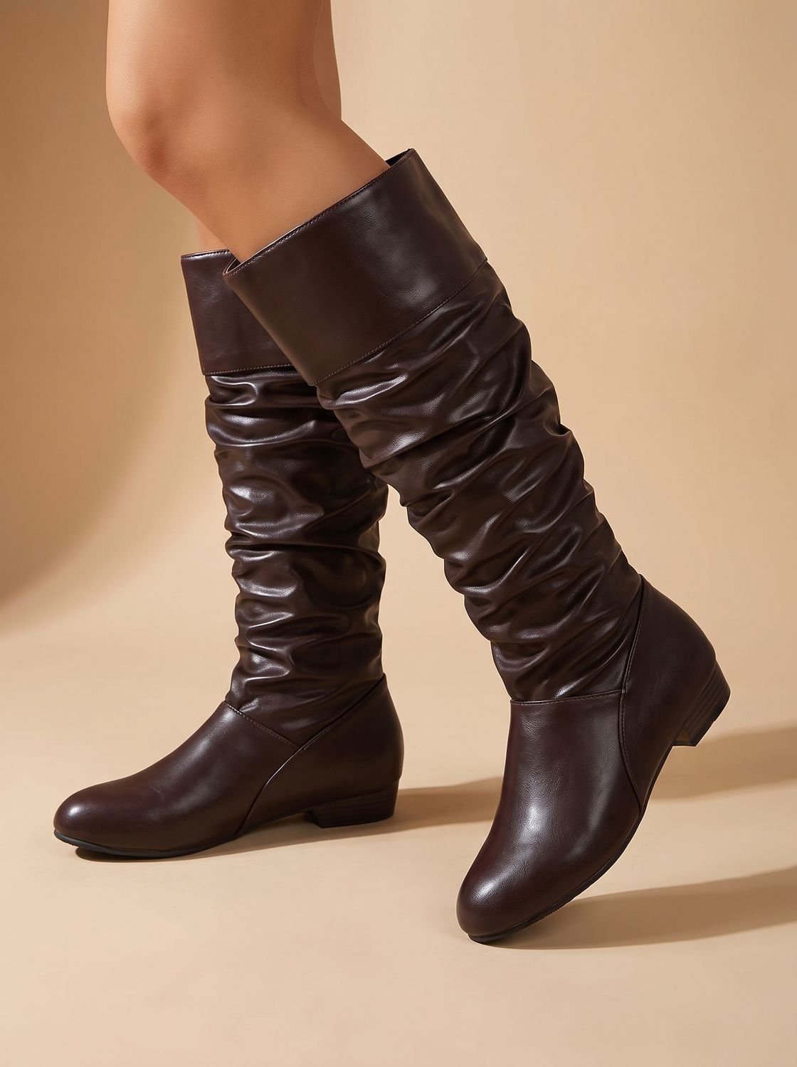 Stiefel Damen weiß figurbetont mit gerafftem Schaft - 3 - Atelier-Zofia