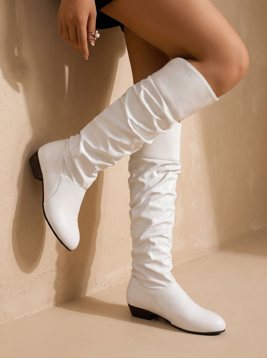 Stiefel Damen weiß figurbetont mit gerafftem Schaft - 9 - Atelier-Zofia