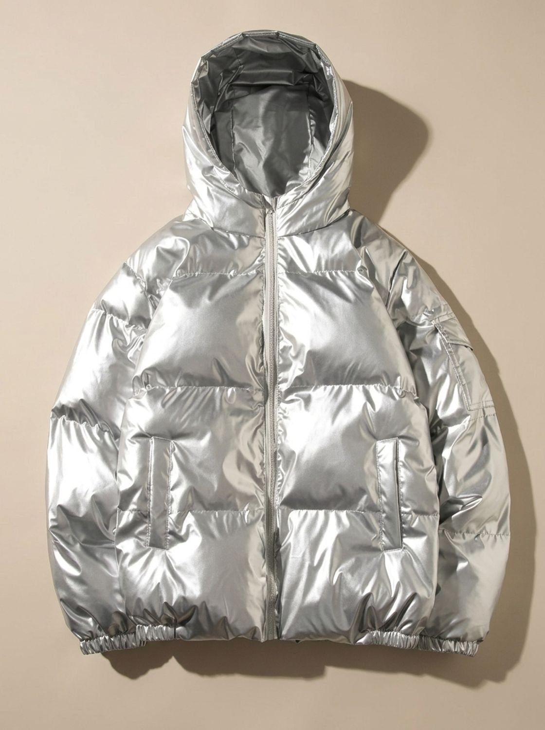 Damenjacke schwarz tailliert mit Kapuze und glänzendem Finish - 2 - Atelier-Zofia