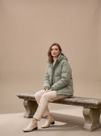 Damen Jacke beige mit lässigem Schnitt und Kapuze - 7 - Atelier-Zofia