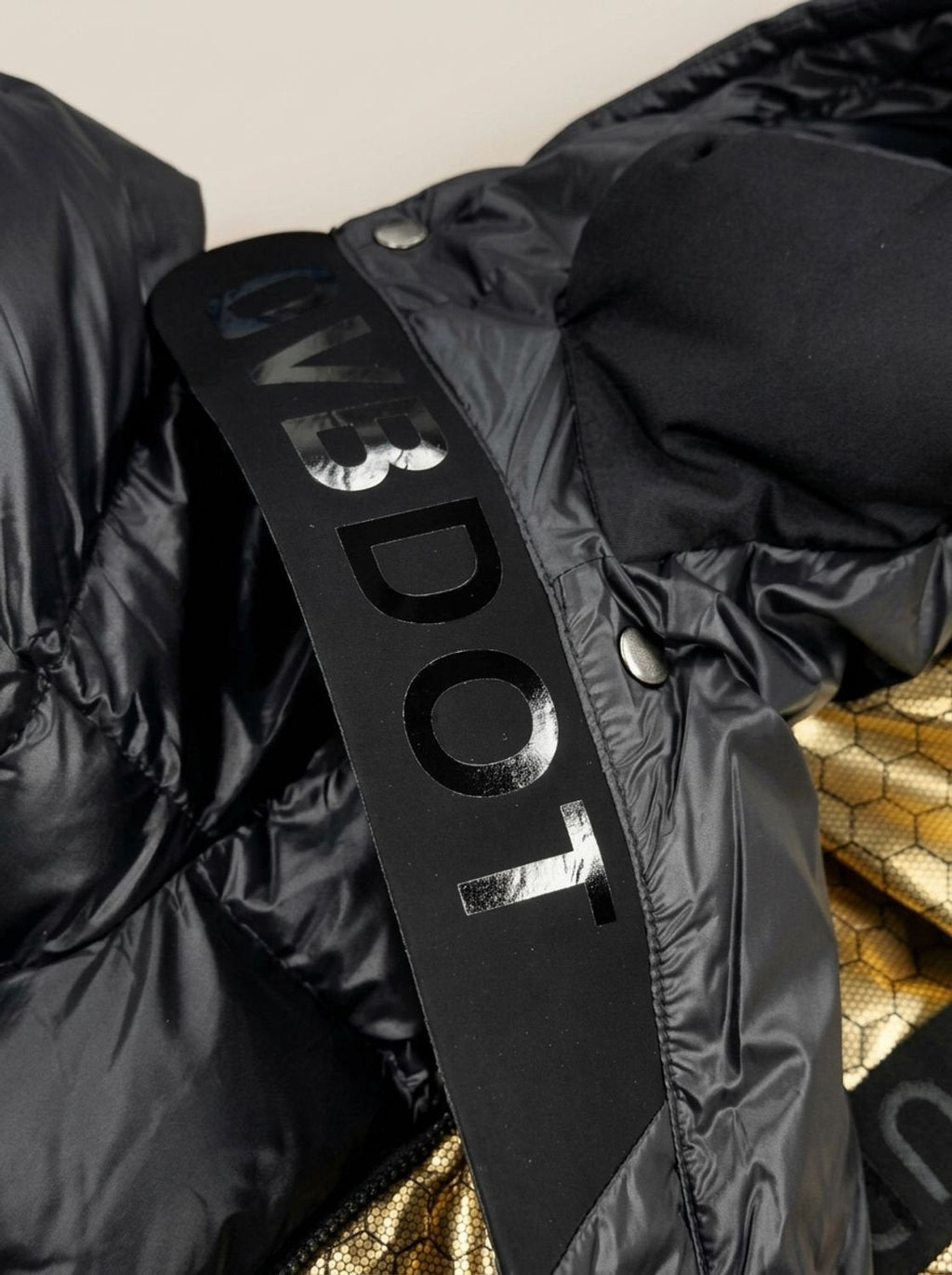 Steppmantel Damen schwarz langärmlig mit Kapuze - 6 - Atelier-Zofia