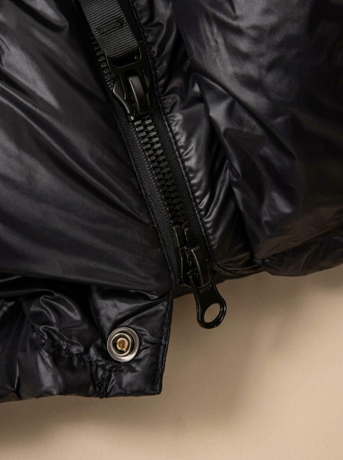 Steppmantel Damen schwarz langärmlig mit Kapuze - 10 - Atelier-Zofia